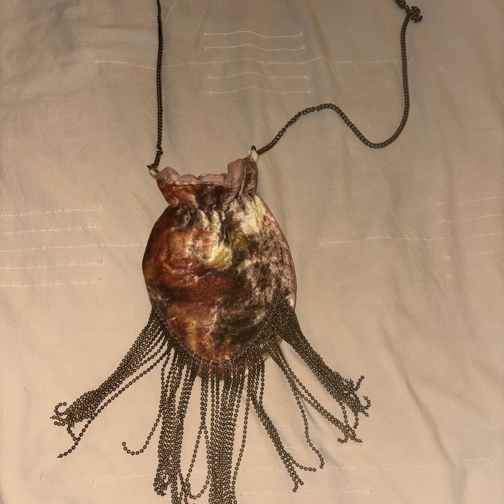 FREE PEOPLE × Windsor 
Crossbody Velvet Pouch bag Necklace strap/ metal Fringe